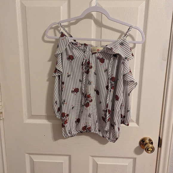 3/$15🧡 Wishful Park Girl's Top - Picture 10 of 11